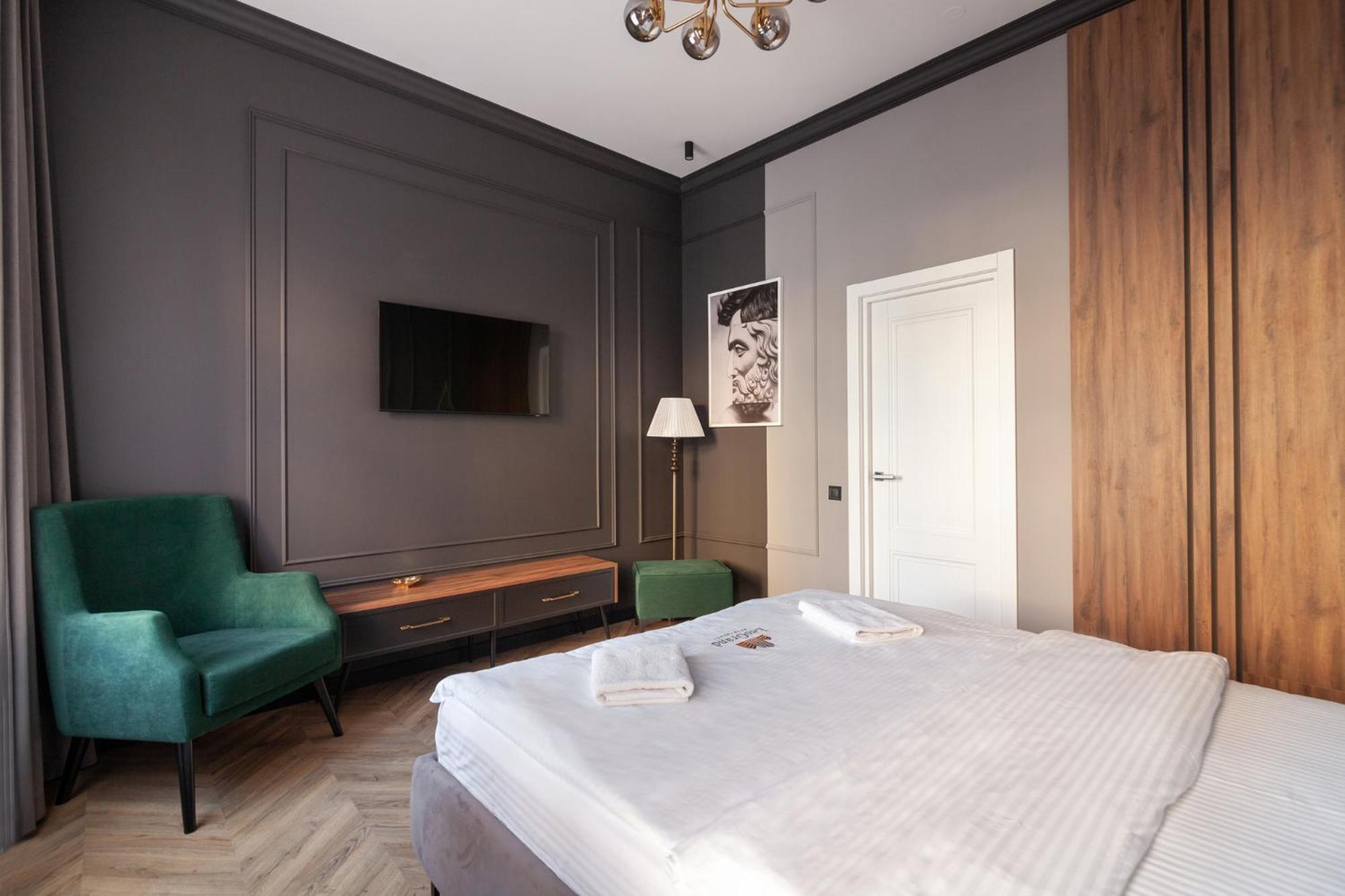Leogrand Vip On Svobody Avenue 43 Apartment Лвив Екстериор снимка